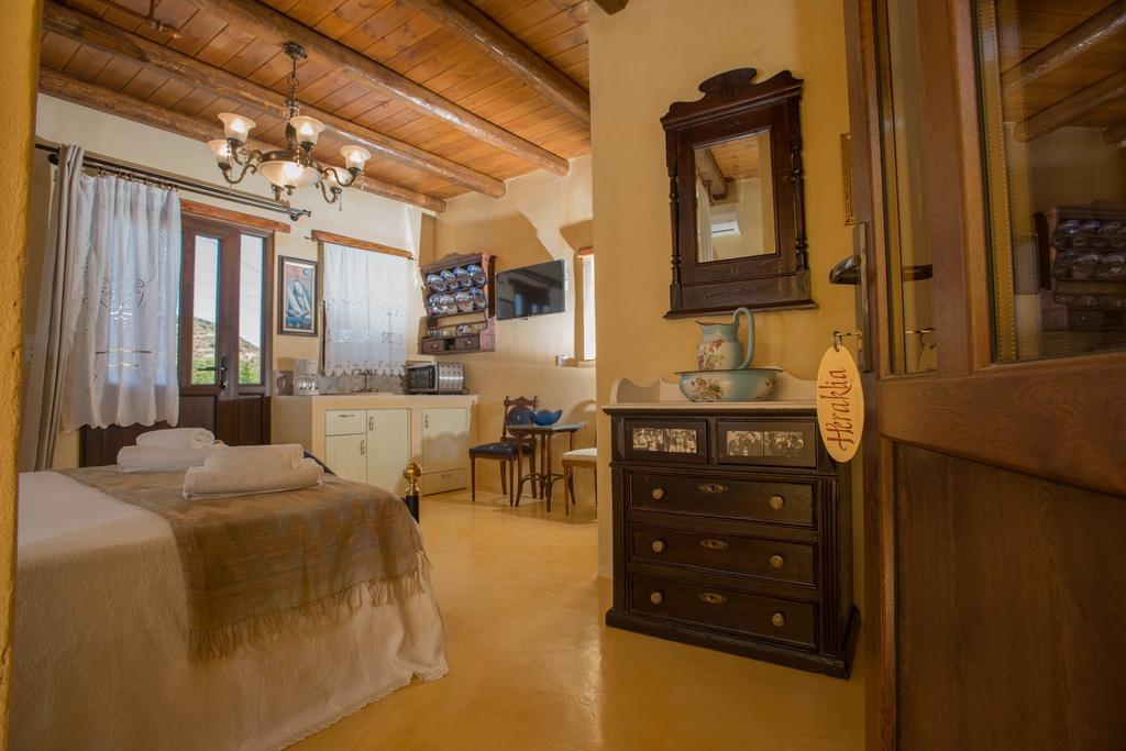 Apartment Kritikies1