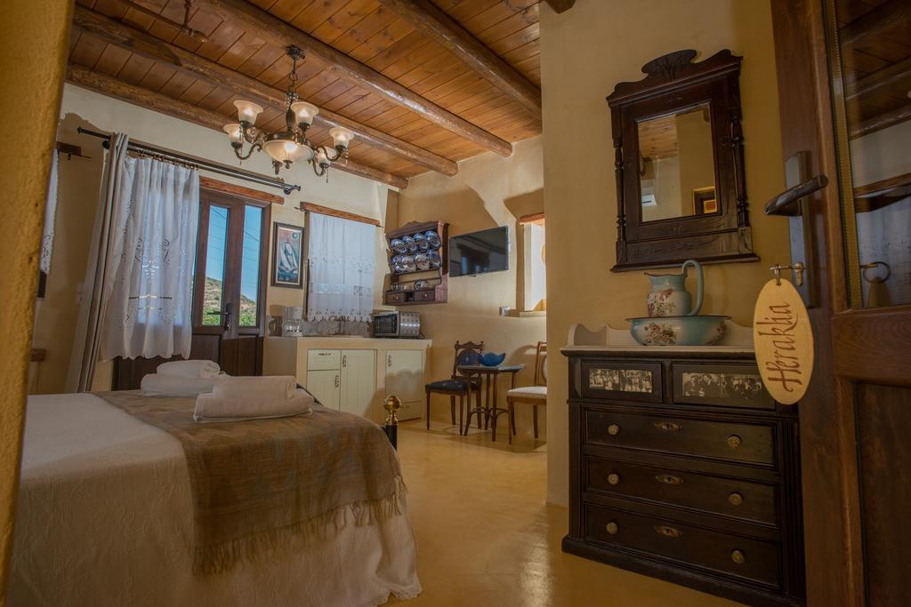 Kritikies1 Apartment