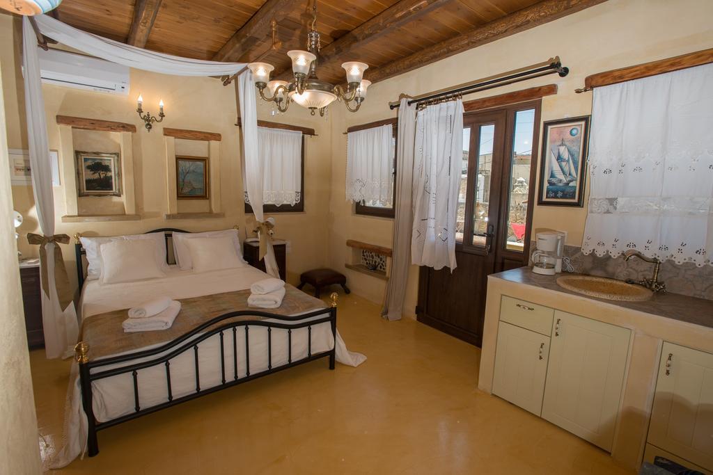 Apartment Kritikies1 *