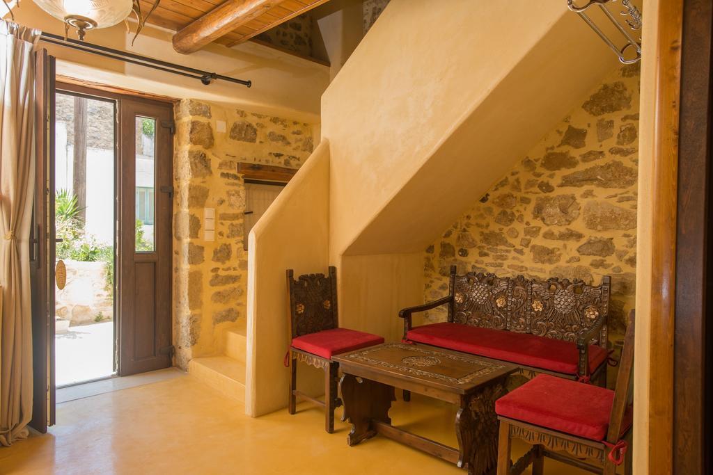 Kritikies1 Apartment